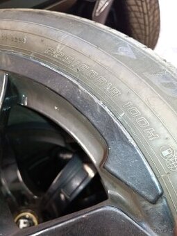 225/60 r 18. Roztec 5x114,3