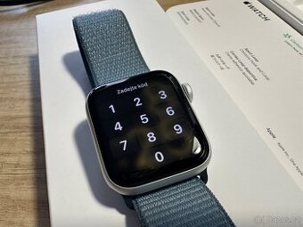 APPLE Watch SE GPS 40mm Silver Aluminium Case - záruka