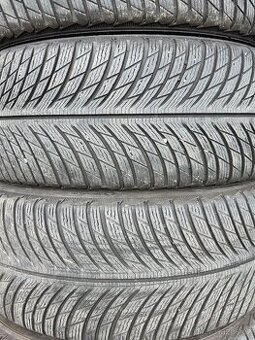 Pneu 235/45R18