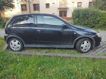 Opel Corsa C 1.2 55kw - klepe motor