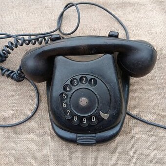 Starožitný telefon