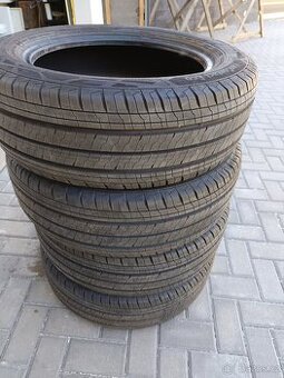 Letni 215/60/17 C