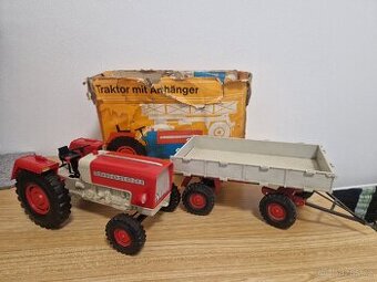 Stará hračka traktor Piko Anker, funkční