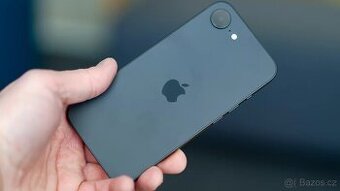 Prodám/Vyměním iPhone 16e 128GB černý