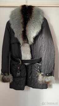 Zimní kabát s kožešinovým límcem