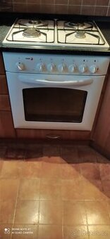 Vestavná elektrická trouba s plynovým sporákem Fagor