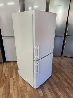 Lednice s mrazákem Liebherr (162)