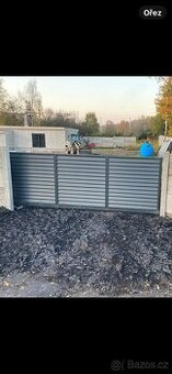 Posuvná brána a branky