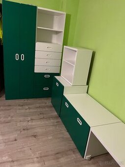 Postel, skříně dětský pokojicek