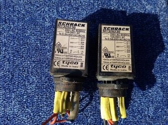 3-f rele SCHRACK MT326230 10A/250V + patice/base