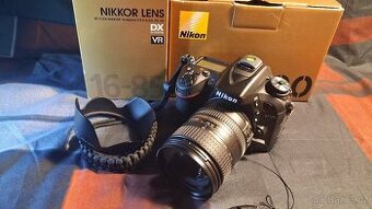 Nikon D7100 + AF-S DX Nikkor 16-85mm f/3.5-5.6 ED VR