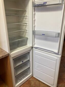 Lednice s mrazákem Whirlpool