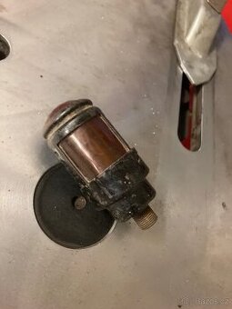 Staré zadní světlo Jawa