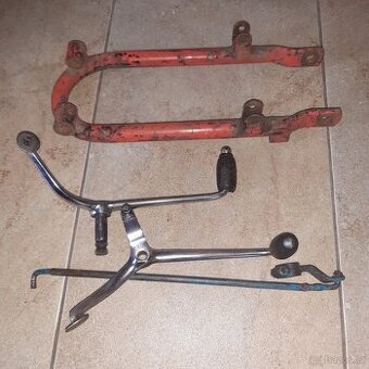 ČŽ 501-502 PRASÁTKO řaící páky+vidlice