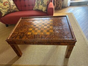 Staržitný krásný dřevěný šachový stůl intarzie (NN22)