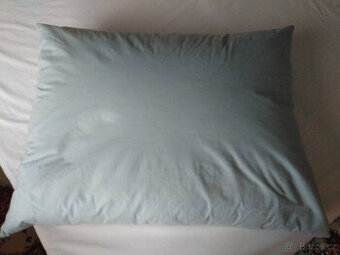 Péřový polštář modrý