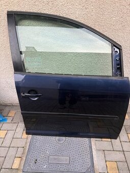 VW Touran 1T3 pravé a levé dveře.