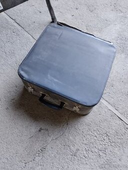 Kufříkový psací stroj Consul 2223