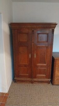 Stará skříň historická