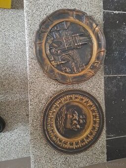 Kovové plakety