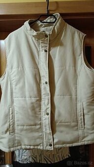 Béžová prošívaná vesta vel 46