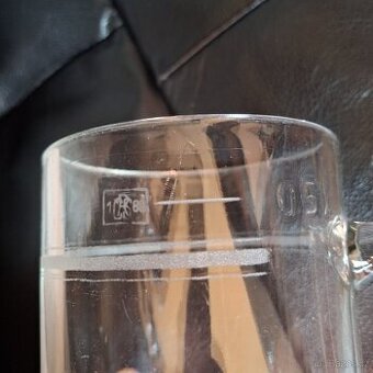 Starý první buclák – půllitr , cejchováno brusem 0,5 l