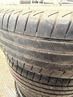 Sada letnich pneu bridgestone 185/60/15 70% vzorek