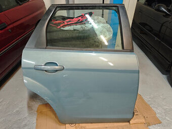Pravé zadní dveře Ford Focus mk2 facelift kombi,barva avalon