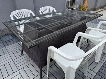 Zahradní stůl umělý ratan (kov,sklo) + 4ks plastové židle