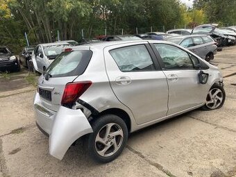 Toyota Yaris 1.5 hybrid automat 82 kw