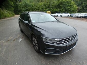 Volkswagen Passat GTE 1.4 TSI 160kw DSG,tažné,virtual,kamera