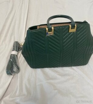 Elegantní tmavě zelená kabelka Bessie – jako nová 👜