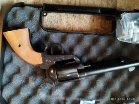 Plynové revolvery 9 mm