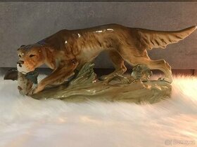 Porcelánová soška lovecký pes s kořistí Royal dux