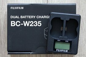 Fujifilm BC-W235 duální USB-C nabíječka pro NP-W235 - 1