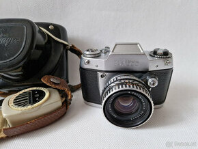 Starý německý fotoaparát Ihagee Exa 500 + objektiv Pancolar