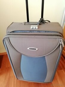 Prodej málo použitého kufru.