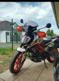 KTM DUKE 390