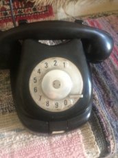 Černý telefon - 1