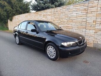 Benzínové BMW 318i ... 153042km