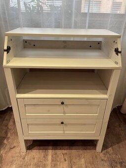 Postýlka a přebalovací komoda Ikea Sundvik