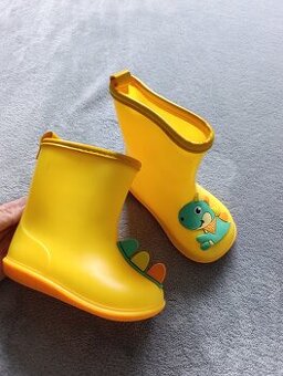 Žluté dětské holinky /gumáky 15cm/vel.23