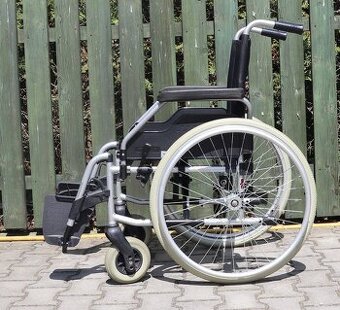029-Mechanický invalidní vozík Meyra. - 1