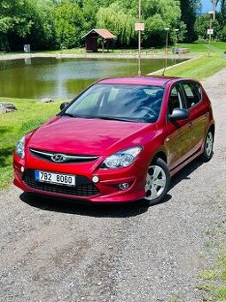 HYUNDAI i30 1.4 i, 115 TIS KM, 1 MAJITEL PO ROZVODECH A STK