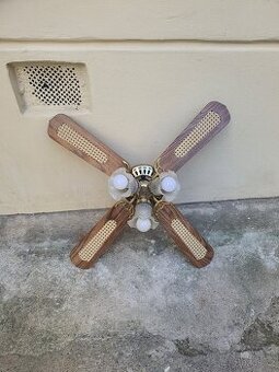 Stropní lustr s ventilátorem