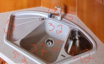 Prodám rohový dřez s baterií - 1