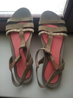 kožené-boho-etno-sandály-sandále-Clarks-khaki/šedá- 41