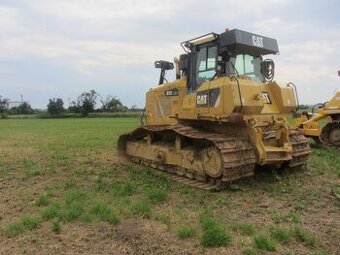 Pásový dozer CAT D7E
