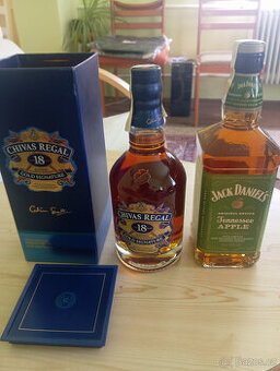 WHISKY CHIVAS REGAL 18+JACK DANIELS JANNESSEE APPLE