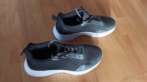 plátěné sportovní boty vel.36